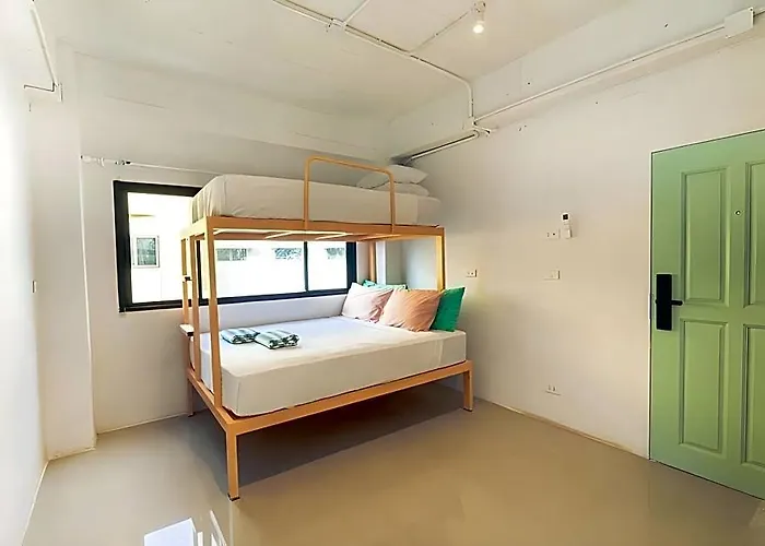 Easy Sunday Couple & Family Hotel